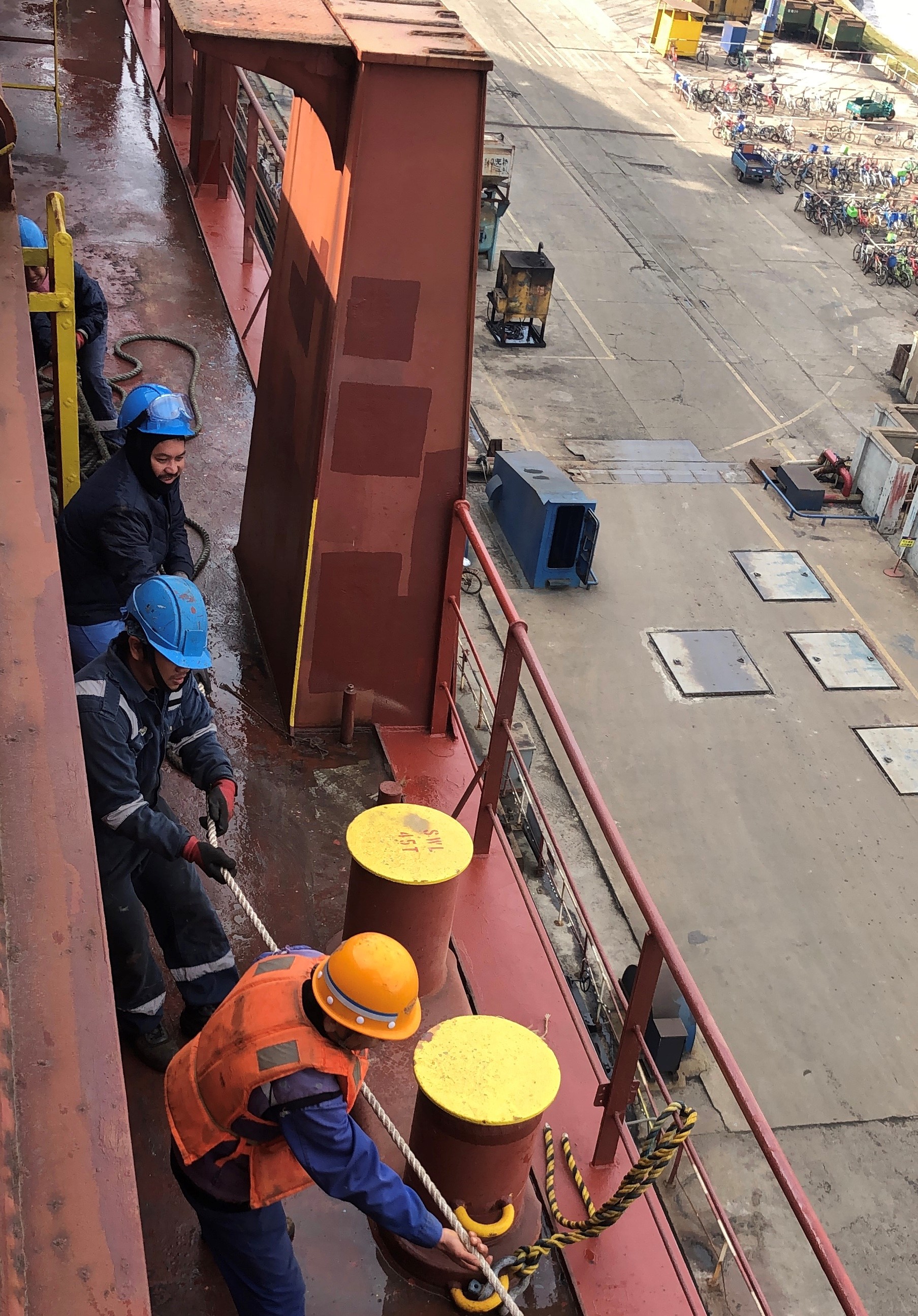 8. Tug operation at dry dock.jpg